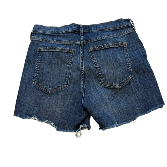 Banana Republic Factory Denim Short - Picture 4 of 10